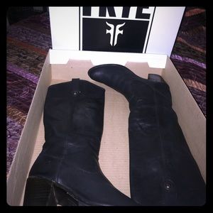 Frye Jackie button pull on leather boots sz 9.5.
